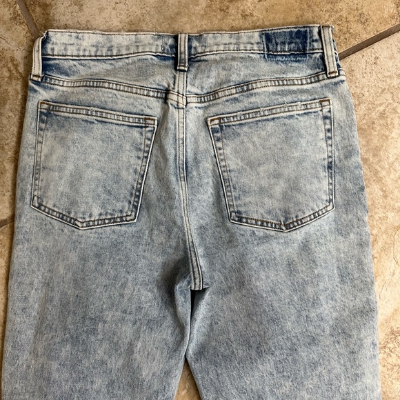 Abercrombie boyfriend distressed jeans - Picture 8 of 9